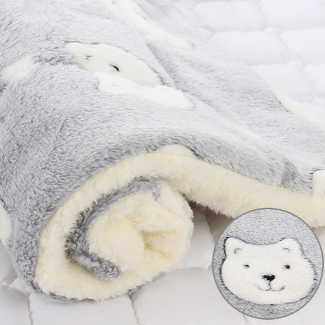 Soft Flannel Thickened Pet Soft Fleece Pad Pet Blanket Bed Mat for Puppy Dog Cat Sofa Cushion Home Rug Keep Warm Sleeping Cover