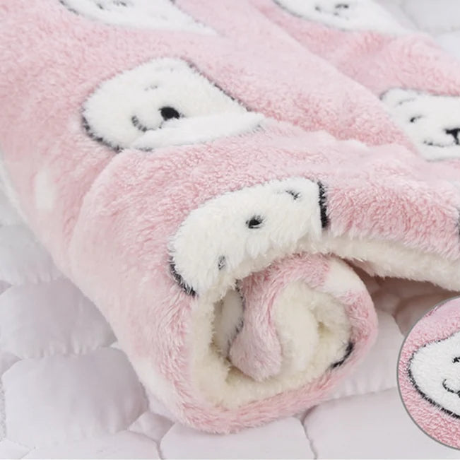 Soft Flannel Thickened Pet Soft Fleece Pad Pet Blanket Bed Mat for Puppy Dog Cat Sofa Cushion Home Rug Keep Warm Sleeping Cover