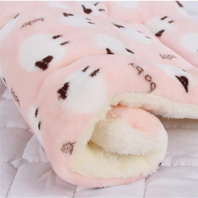 Soft Flannel Thickened Pet Soft Fleece Pad Pet Blanket Bed Mat for Puppy Dog Cat Sofa Cushion Home Rug Keep Warm Sleeping Cover