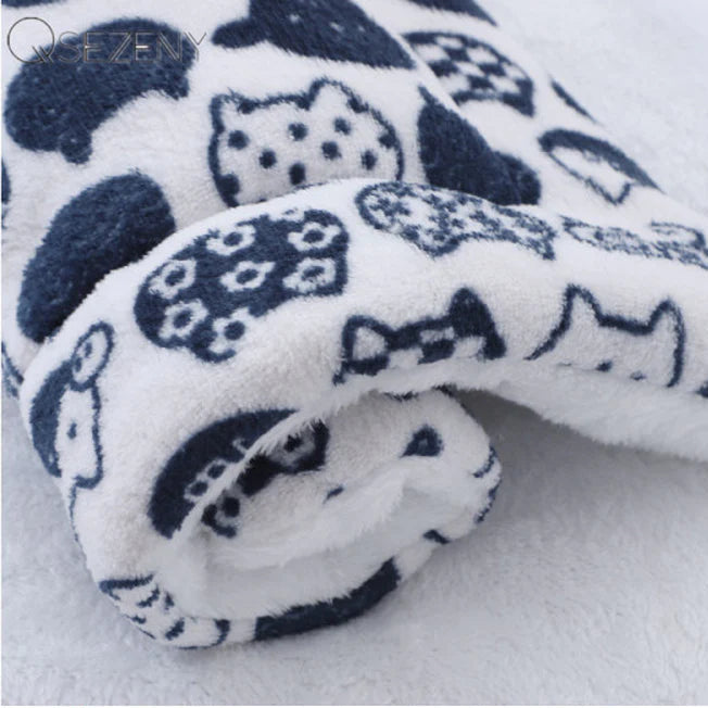 Soft Flannel Thickened Pet Soft Fleece Pad Pet Blanket Bed Mat for Puppy Dog Cat Sofa Cushion Home Rug Keep Warm Sleeping Cover