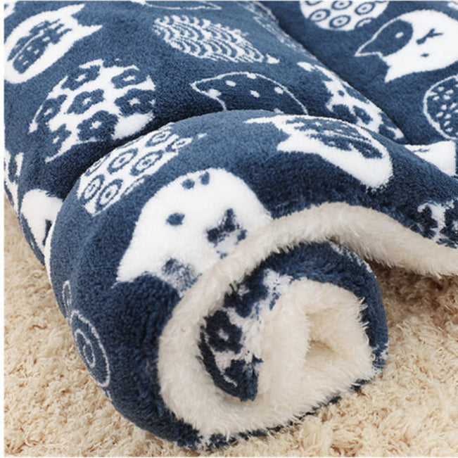 Soft Flannel Thickened Pet Soft Fleece Pad Pet Blanket Bed Mat for Puppy Dog Cat Sofa Cushion Home Rug Keep Warm Sleeping Cover